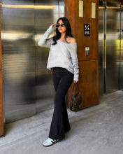 Load image into Gallery viewer, Tilda sweater
