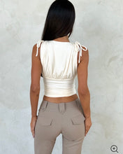 Load image into Gallery viewer, Aven top
